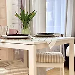 Apartman I Marea Debina *