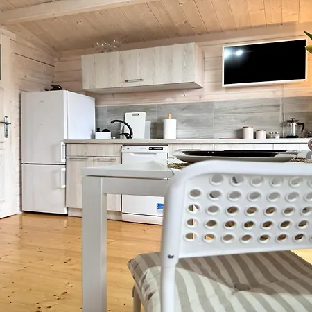 I Marea Debina アパート