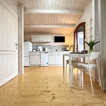 I Marea Debina アパート